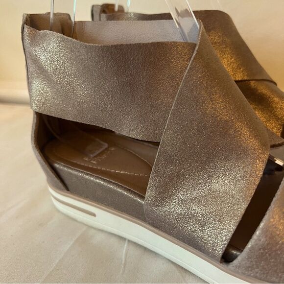 Eileen Fisher Women's Sport Platinum Frozen Metallic Suede Sandals Sz 8.5 - Picture 7 of 16